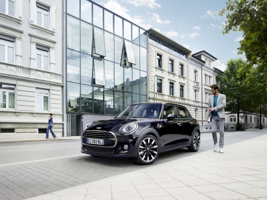  Mini Cooper 5-Door Blackfriars (F56) 2017 года  (FR) (фото 1 из 10)